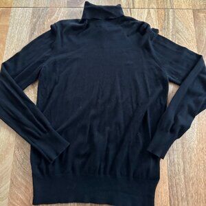 H&M - MAMA Turtleneck Sweater, Black, Size Medium